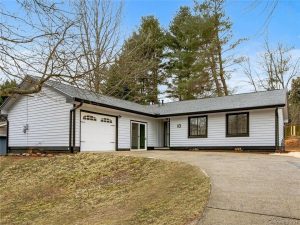 10 Fieldstone Ct., Arden